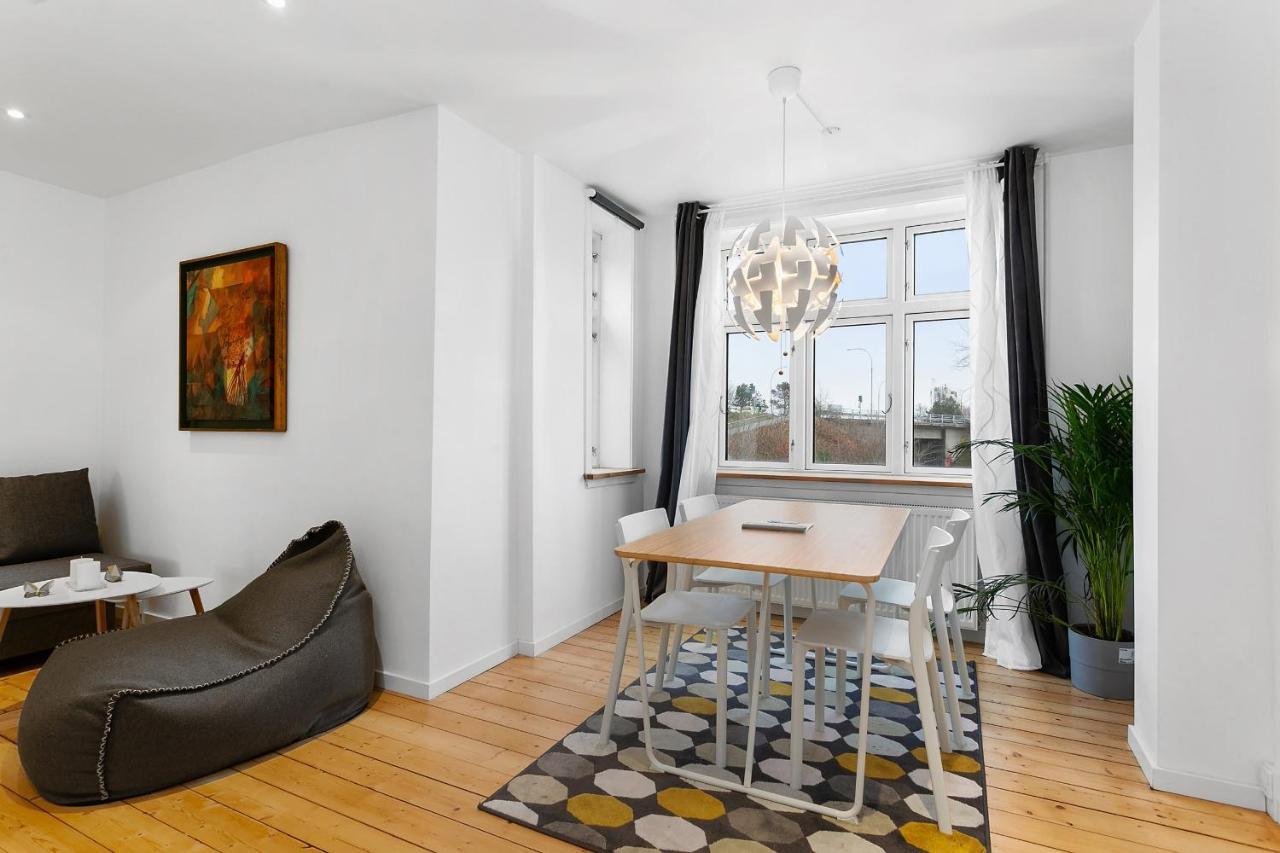 Aday - Apartment Suite Aalborg Center Экстерьер фото