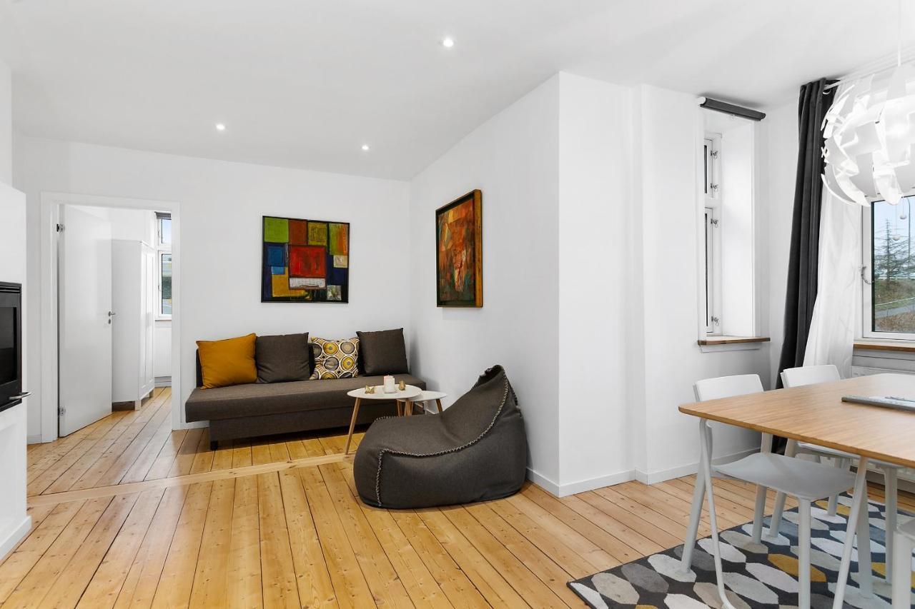 Aday - Apartment Suite Aalborg Center Экстерьер фото