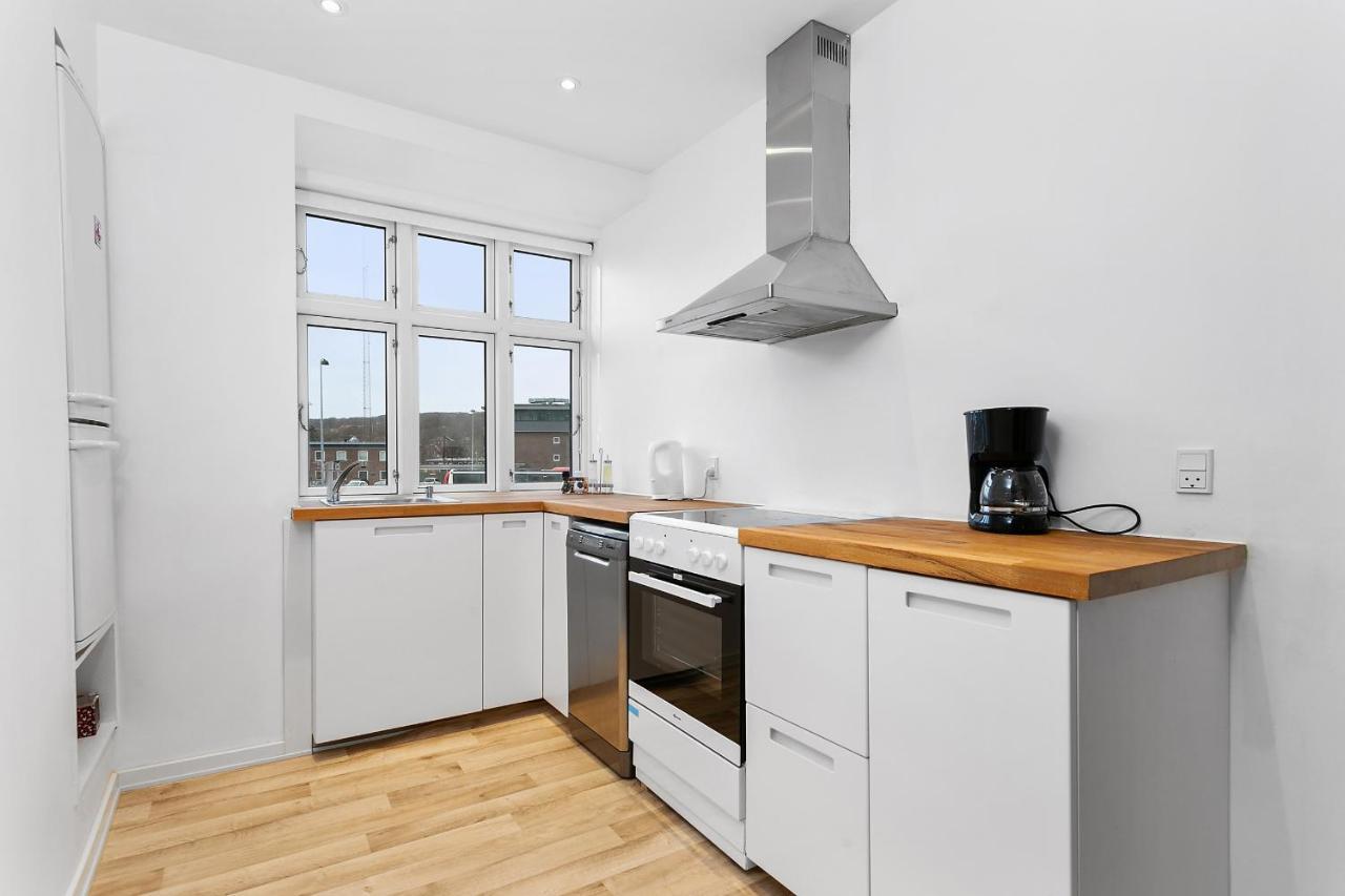 Aday - Apartment Suite Aalborg Center Экстерьер фото